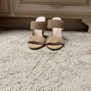 VICI exclusive nude heel